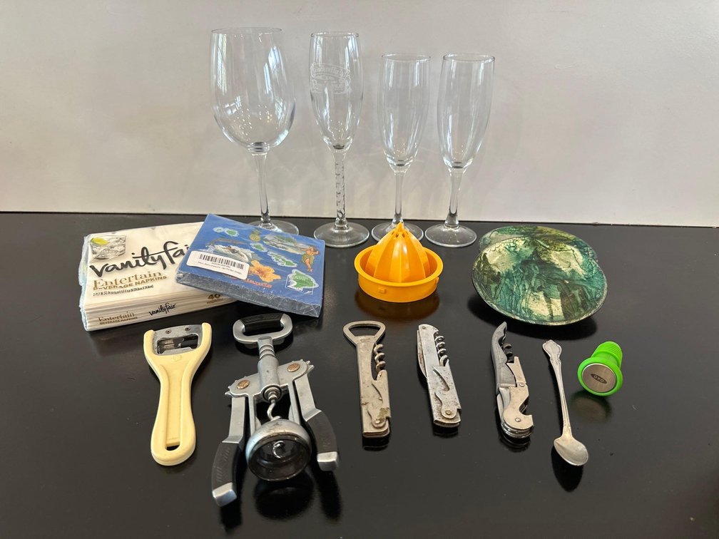 Mixed Lot of Bar Area Items