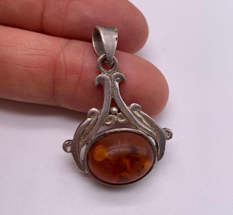 Sterling Silver & Amber Pendant 