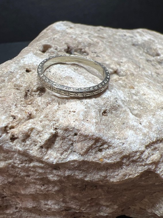 18k White Gold Ring