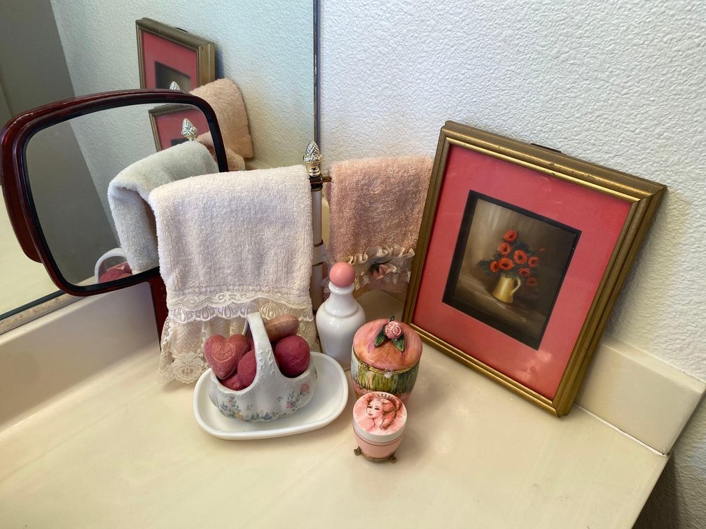 Mixed Lot of Bathroom Vanity Essentials
