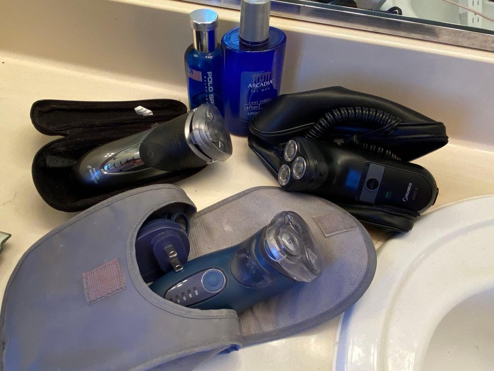 (X's 3) Electric Shavers with After Shave 