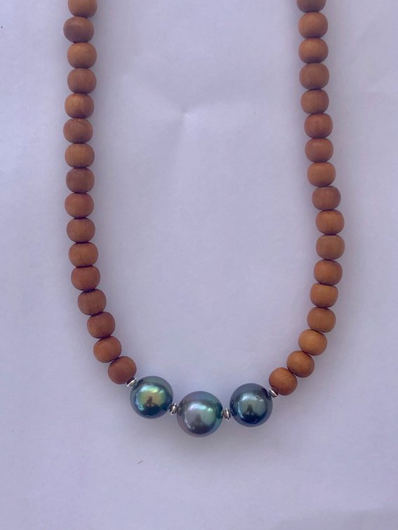 Long Tahitian and Iliahi Strand