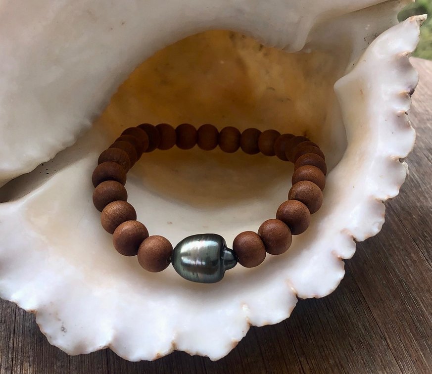 Tahitian Pearl and Iliahi Bracelet