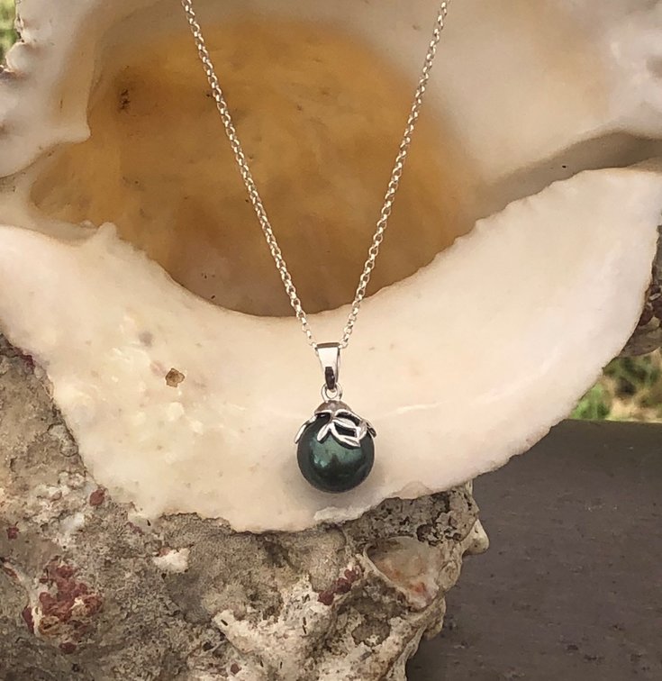 Tahitian Pearl Leaf Necklace