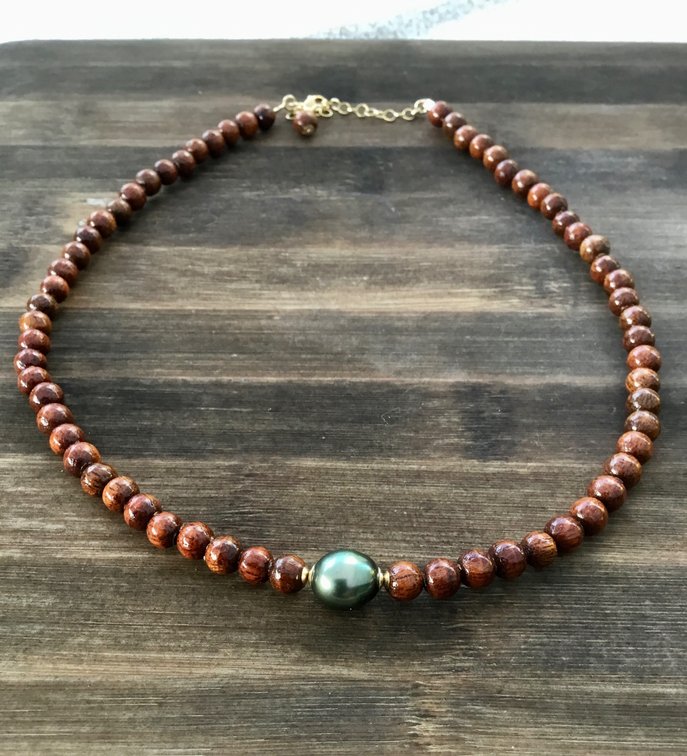 Tahitian Pearl on Koa strand