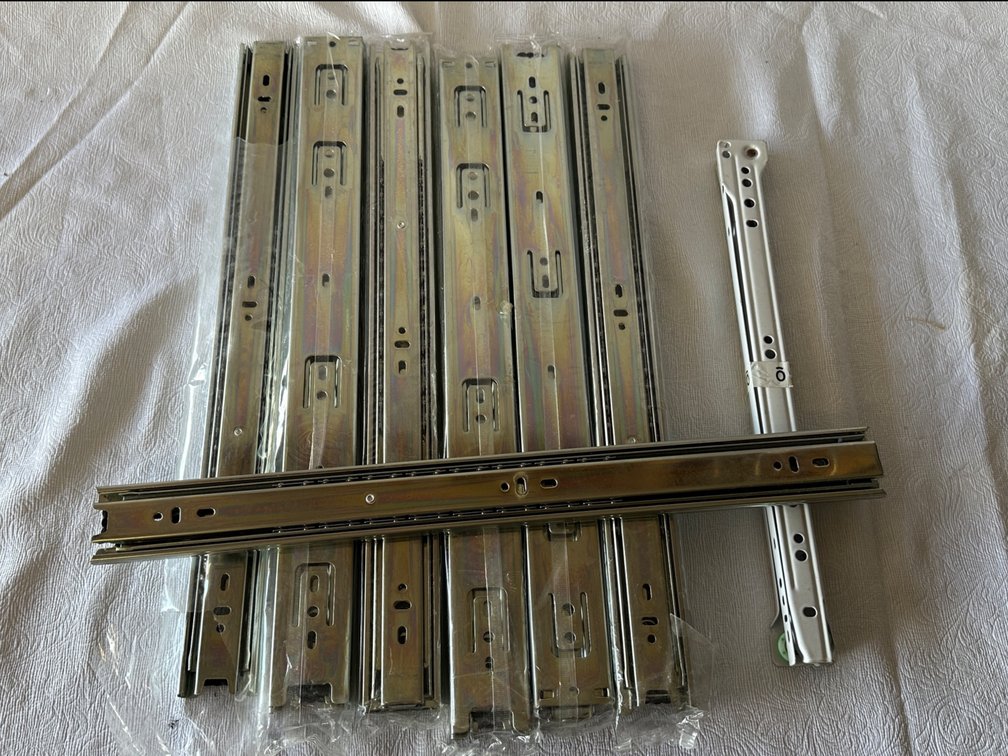 6x Soft close drawer rails