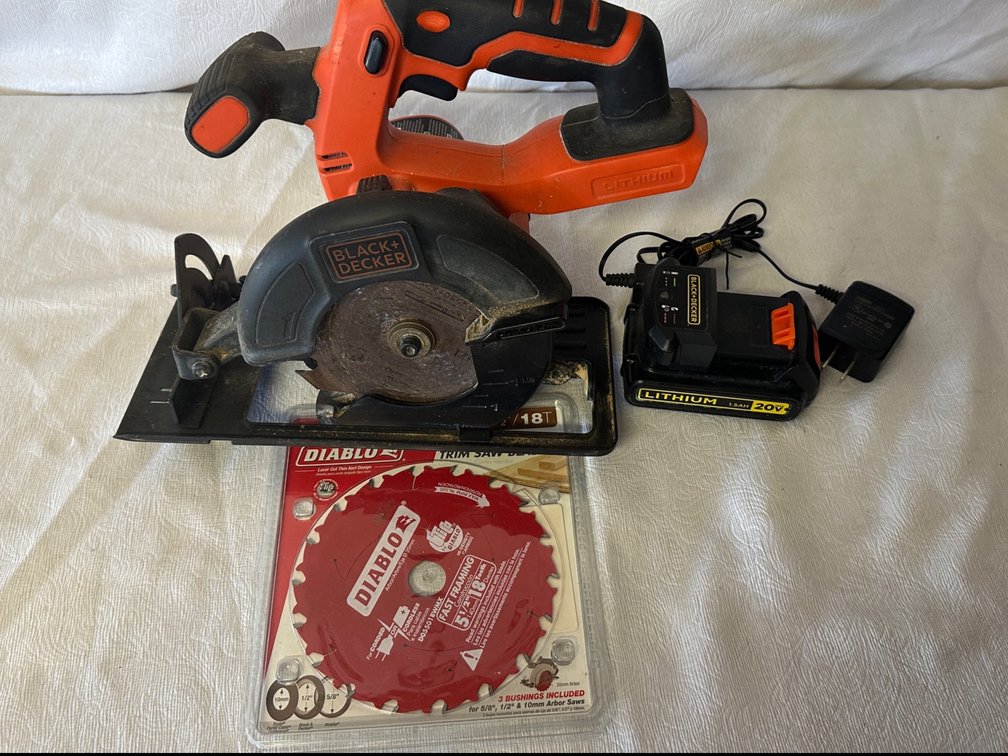 Black and decker Battery saw