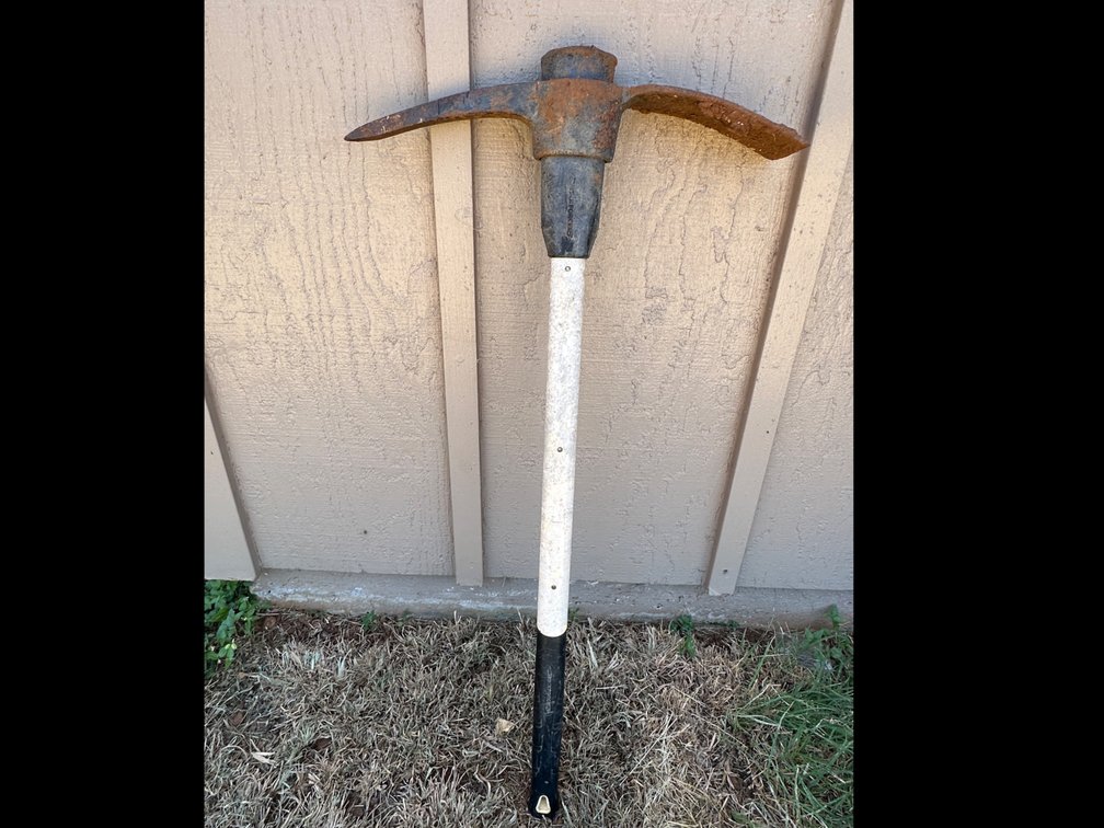 Pickaxe tool