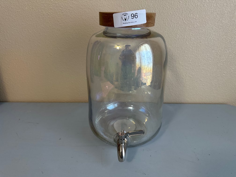 Beverage dispenser glass 