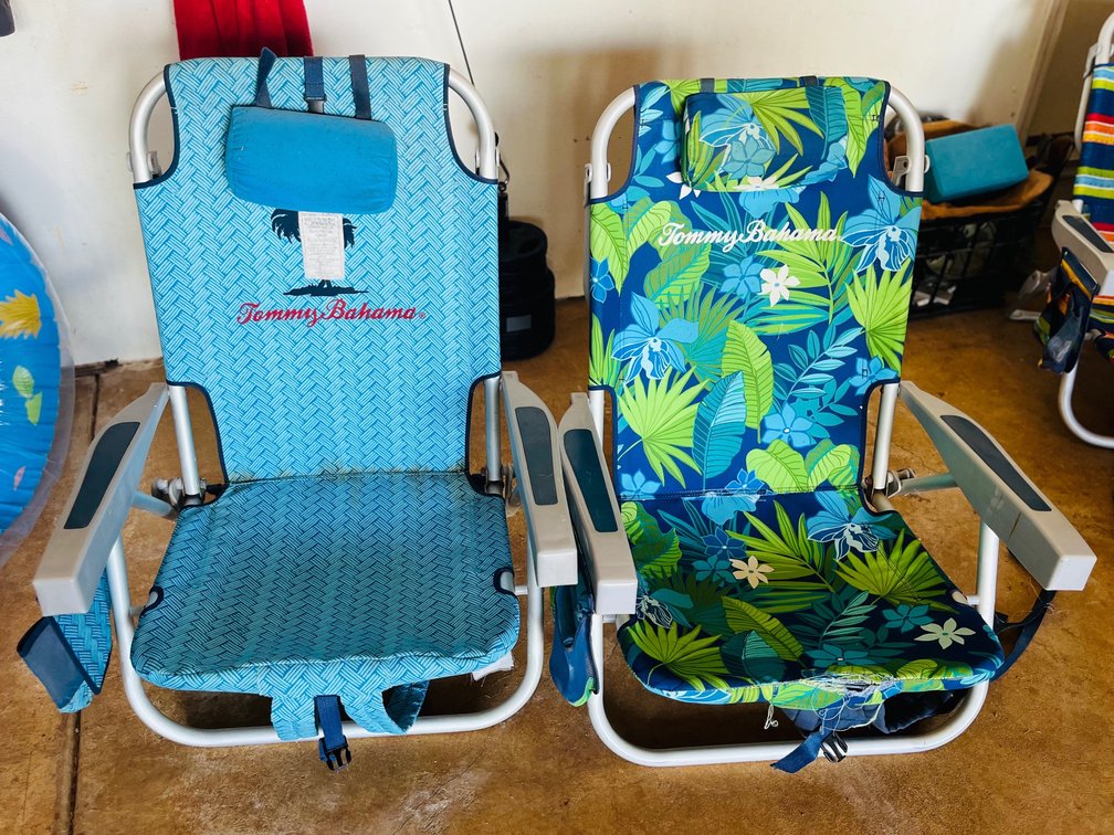 (X's2) Beach Chairs 