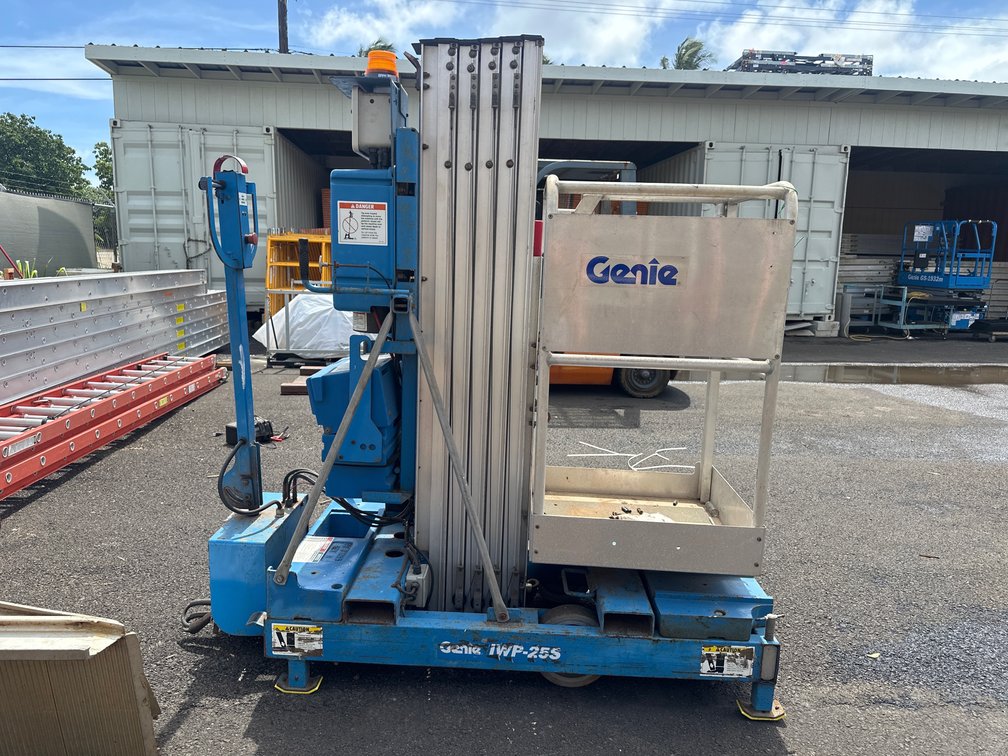 Genie IWP-25S Personnel Lift - Industrial Aerial Work Platform