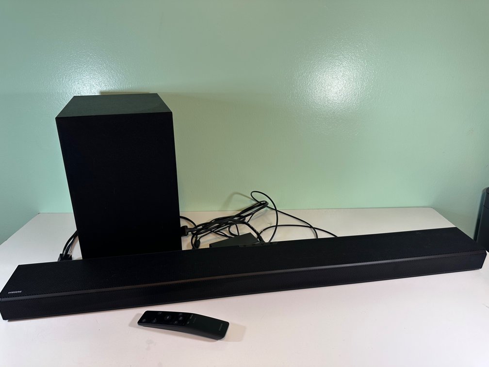  Samsung Sound System: Sound Bar with Subwoofer & Remote
