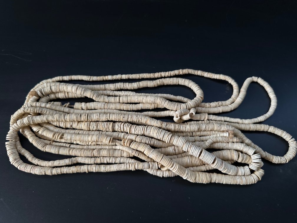Sixteen-Foot Long Vintage Natural Shell Disc Strand