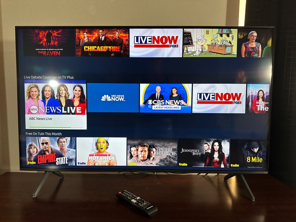 Samsung TV with Remote