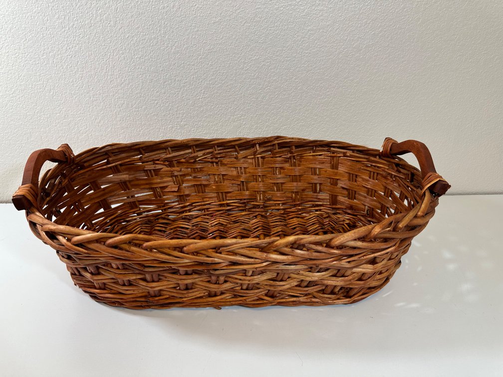 Charming Oval Wicker Basket with Wooden Handles 