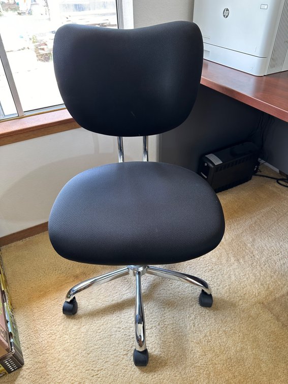 Office Chair with Wheels – Compact & Comfortable