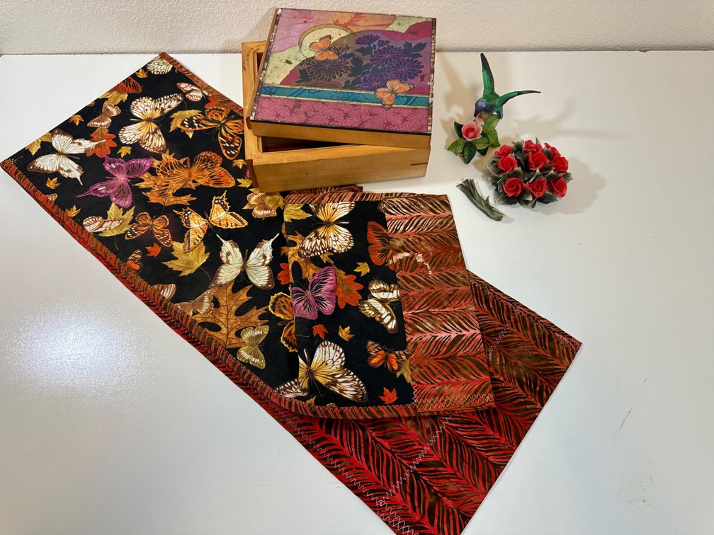 Unique Décor Set – Table Runner, Box, Porcelain Figurines