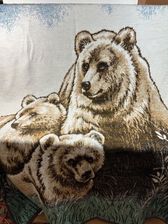 Cozy Bear-Themed Throw Blanket – Perfect for Wildlife Lovers