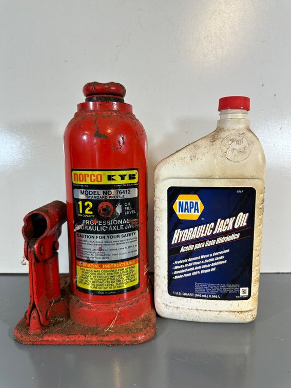 Norco Hydraulic Axle Jack with NAPA Hydraulic Jack Oil