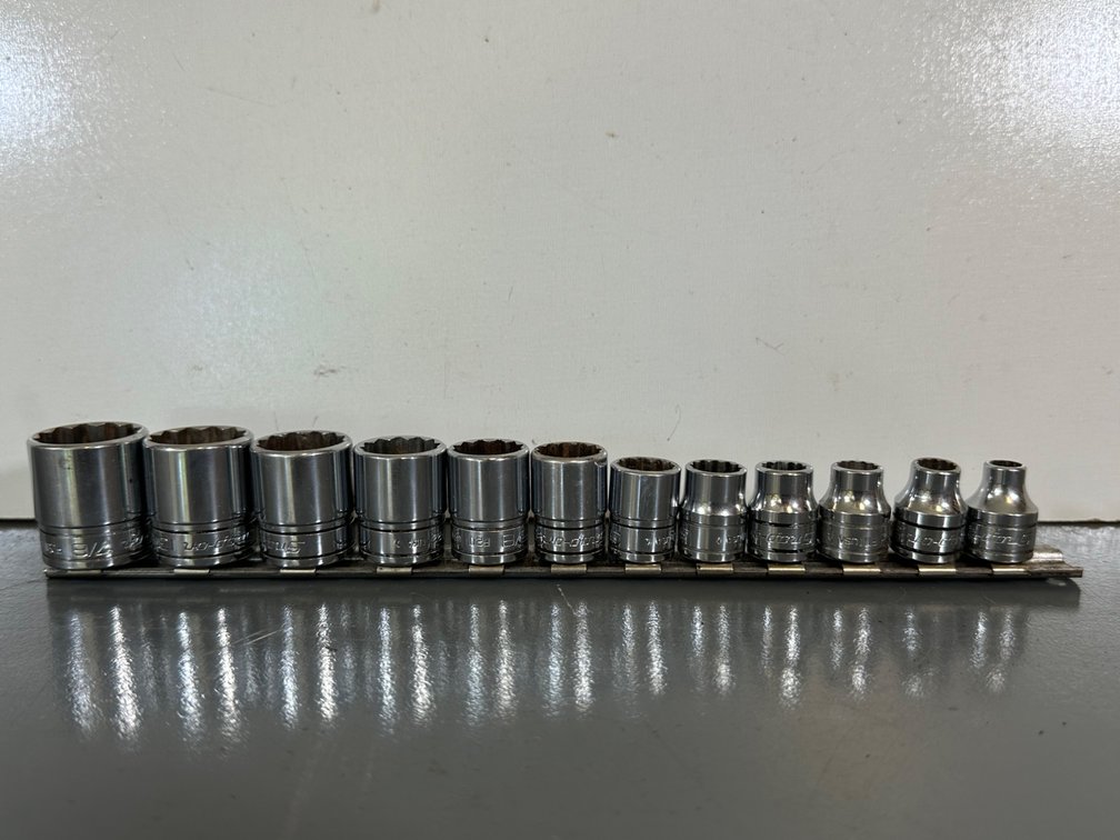 Snap-On 3/8" Drive 12-Point Shallow Socket Set - 12 Pieces (7/8"-1/4"-3/8")