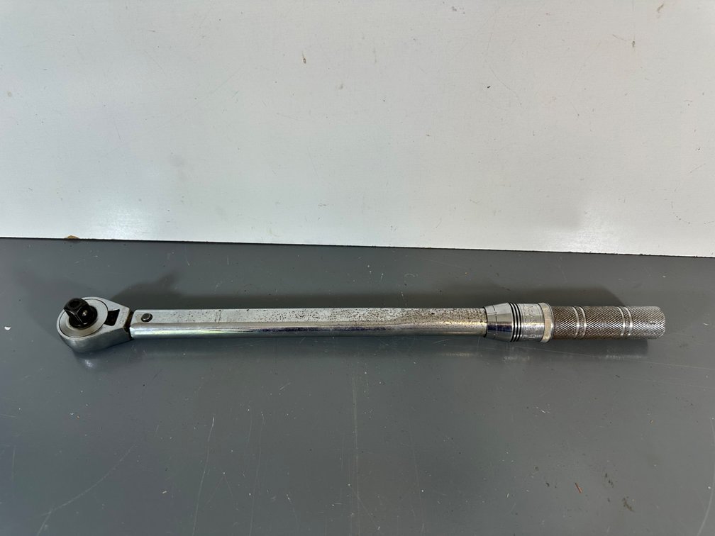 Heavy-Duty Long Handle Ratchet – 1/2" Drive