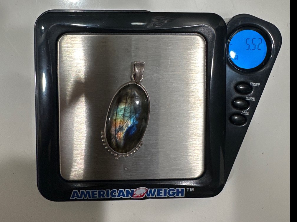 Labradorite pendant in silver