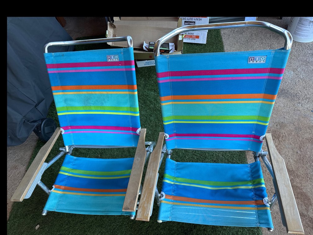 (X2) Rio beach folding beach chairs
