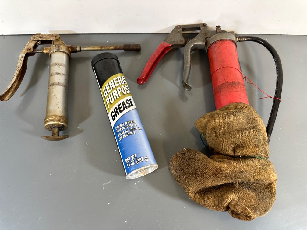 Grease Guns and General Purpose Grease – Automotive and Maintenance Tools