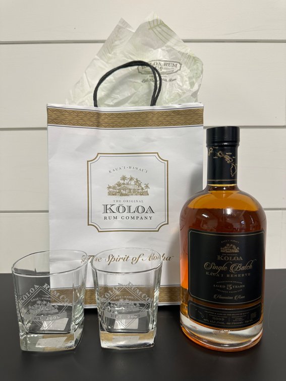 Koloa Rum Gift Bag – Aged Reserve Rum & Crystal Rock Glasses