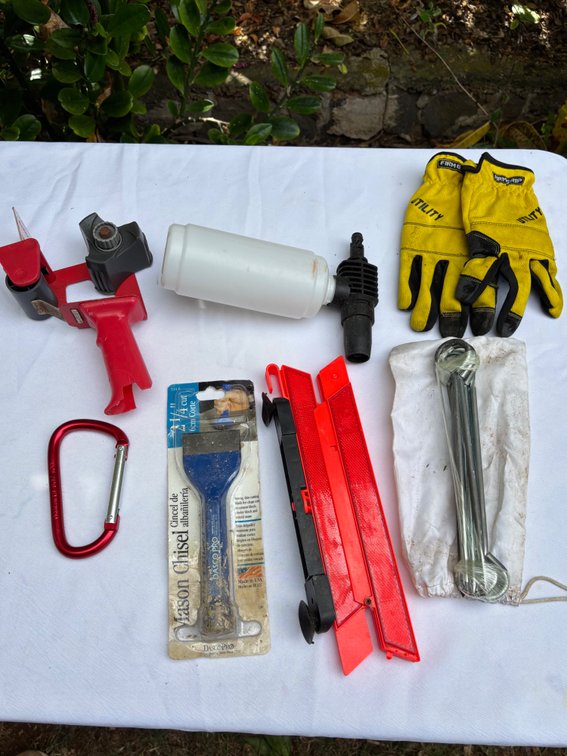 Dasco Chisel and Miscellaneous DIY Tools