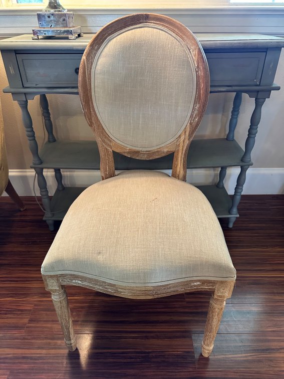Elegant Neutral-Toned Accent Chair – Functional with Charm