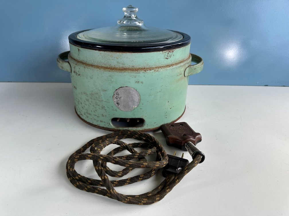 Vintage EverHot Crock Pot – Classic Kitchen
