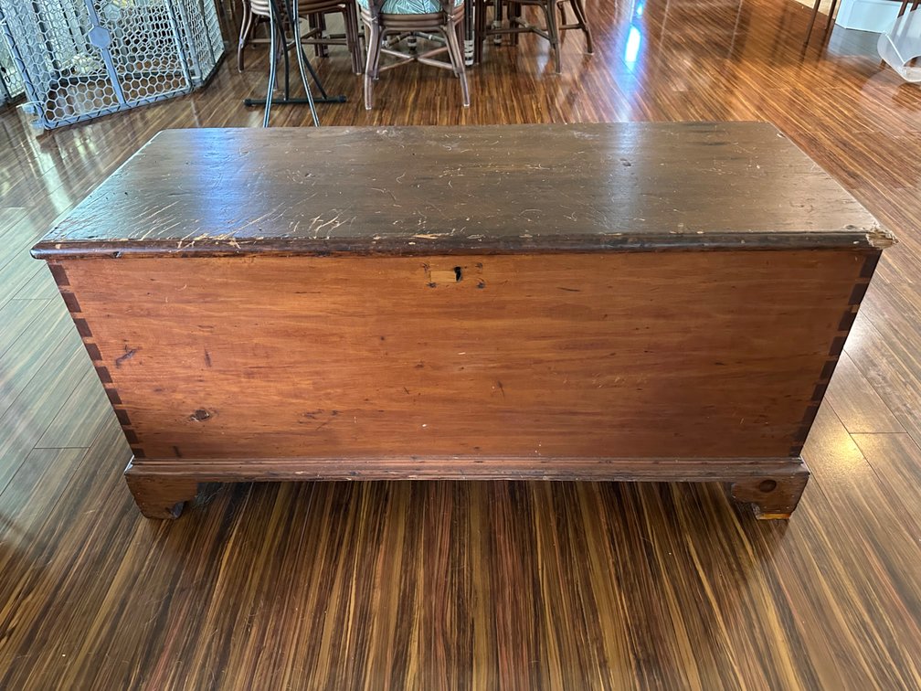 Wooden Hope Chest – Perfect DIY Refurbish Project with Storage Insert