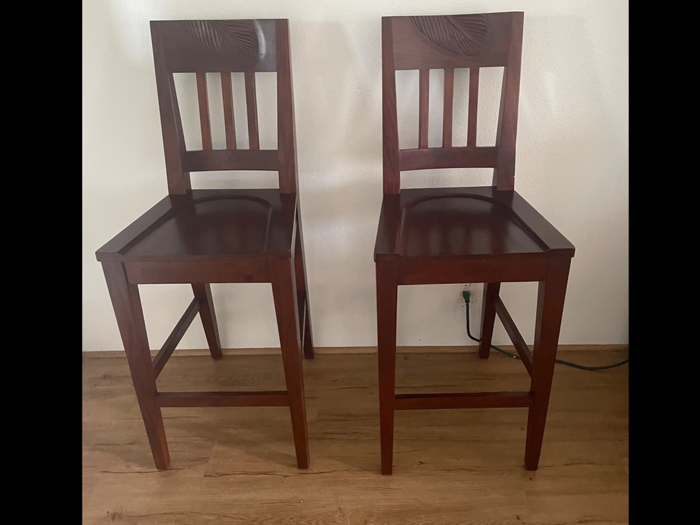 (X’s2) wooden leaf stamp bar chairs