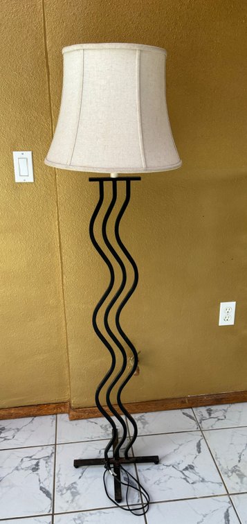 Unique Wavy Black Metal Floor Lamp