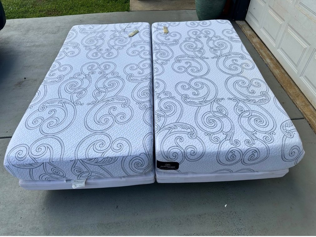 Serta Perfect Sleeper Adjustable Bed - Dual Control - Model 4AP684