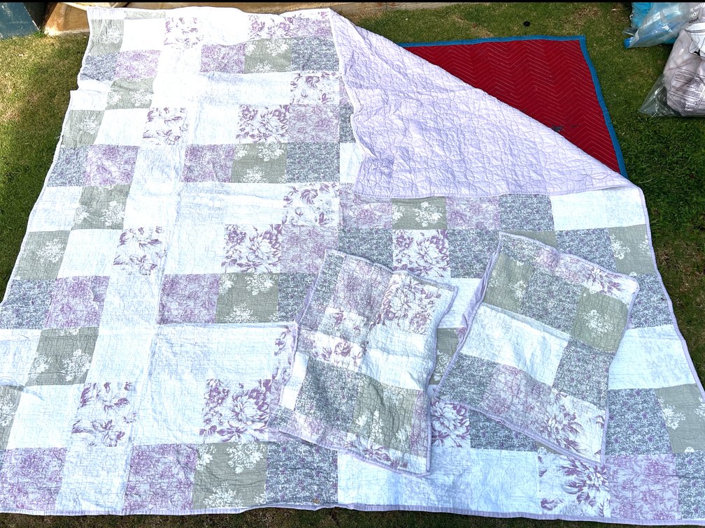 7’ Quilt with Shams