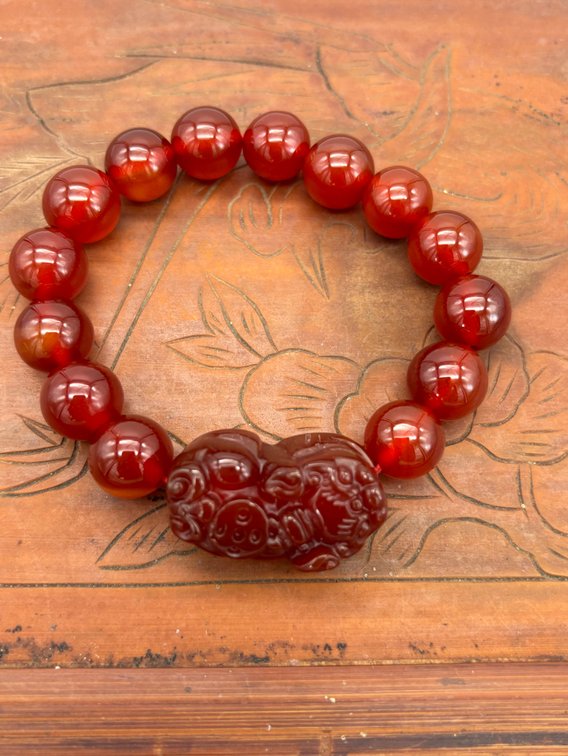 Carnelian Polished Stone Stretch Bracelet w/ Foo Dog