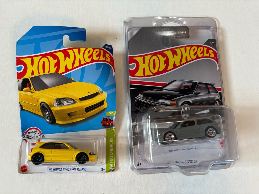 2 Collectible Hot Wheels Honda Civic