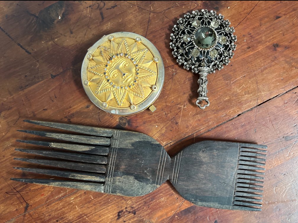 Mirrors and Comb