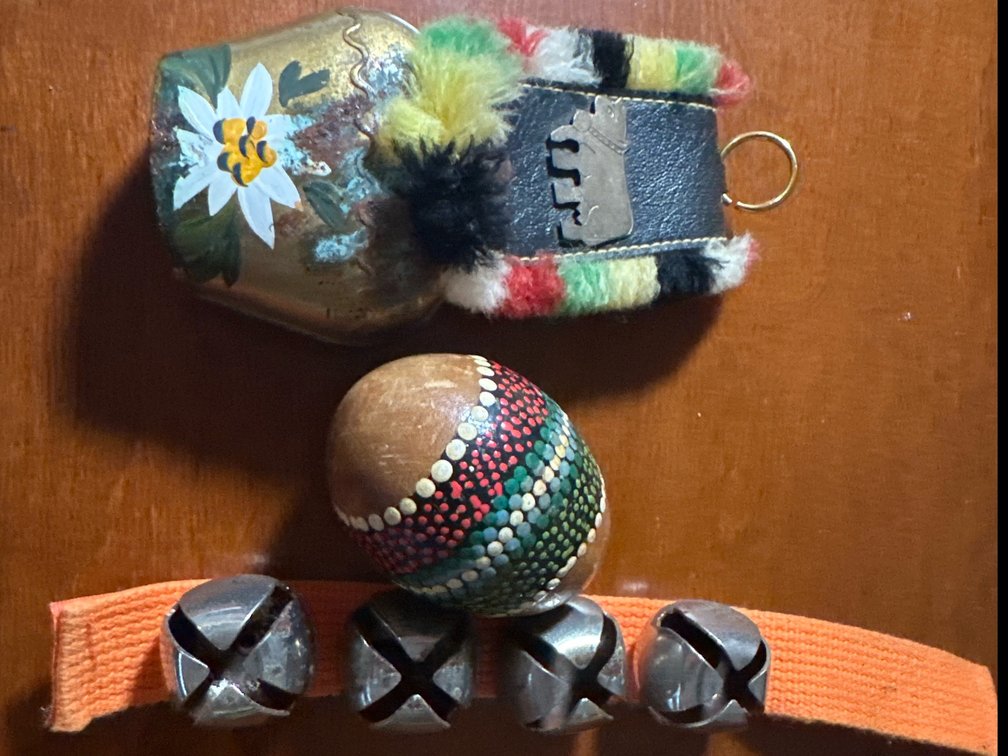 (X3) Cow bell, bells and egg rattle
