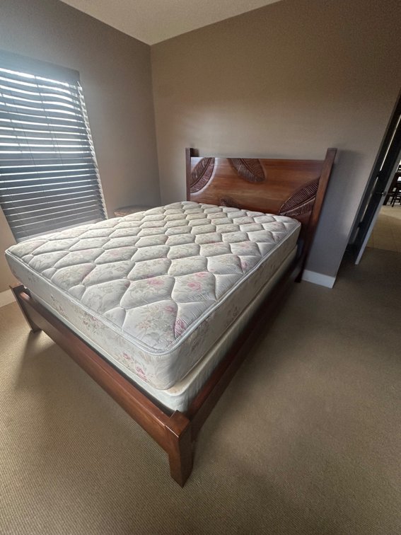 Wooden Bed Frame with Carved Leaf Design – Elegant and Sturdy