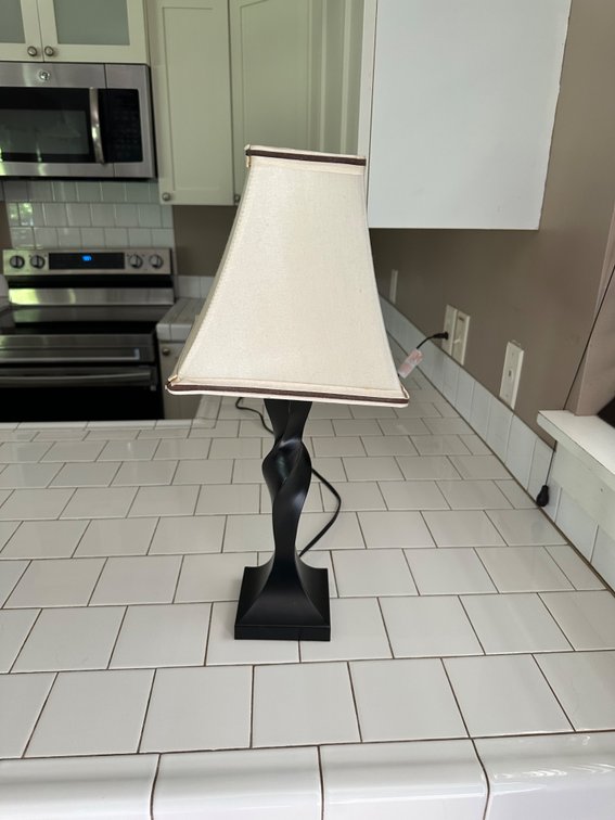 Elegant Twisted Base Table Lamp