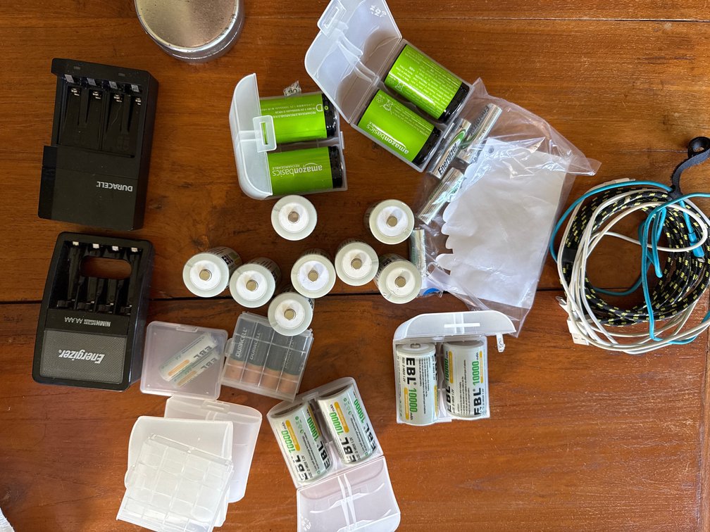 Rechargable barretoes and batteries and iphone chords