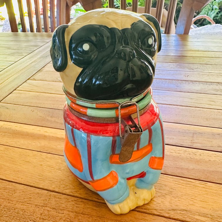 Pug jar 