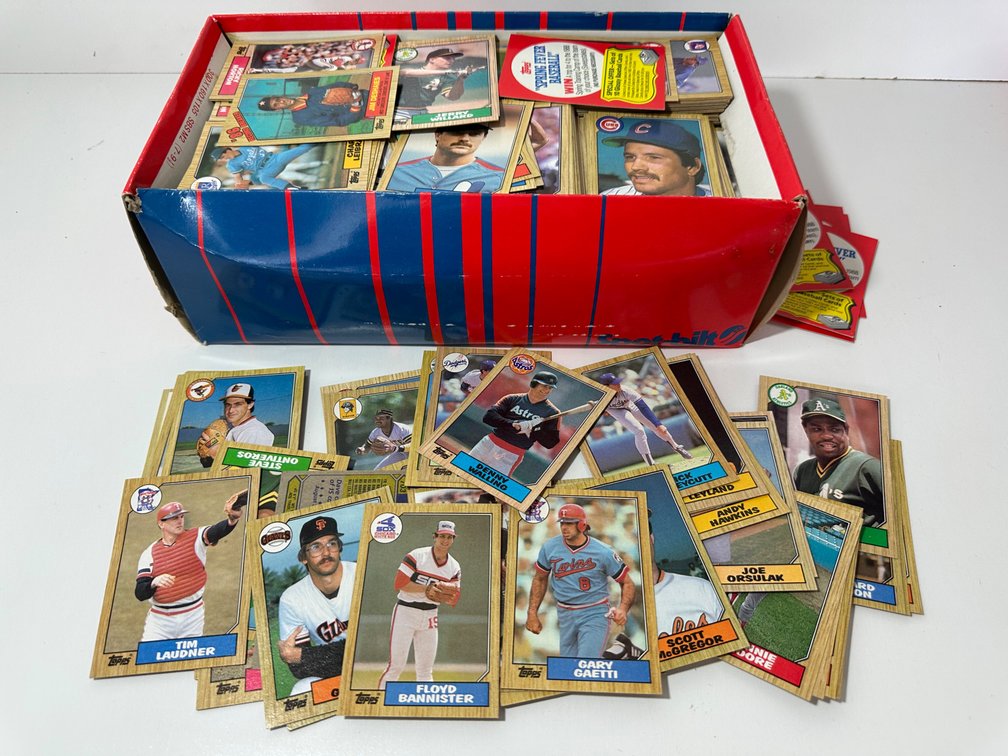 Vintage Topps Baseball Card Lot – Collector’s Box with 1980s Stars and More!
