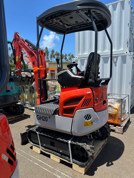 GH20 Mini Excavator – Red