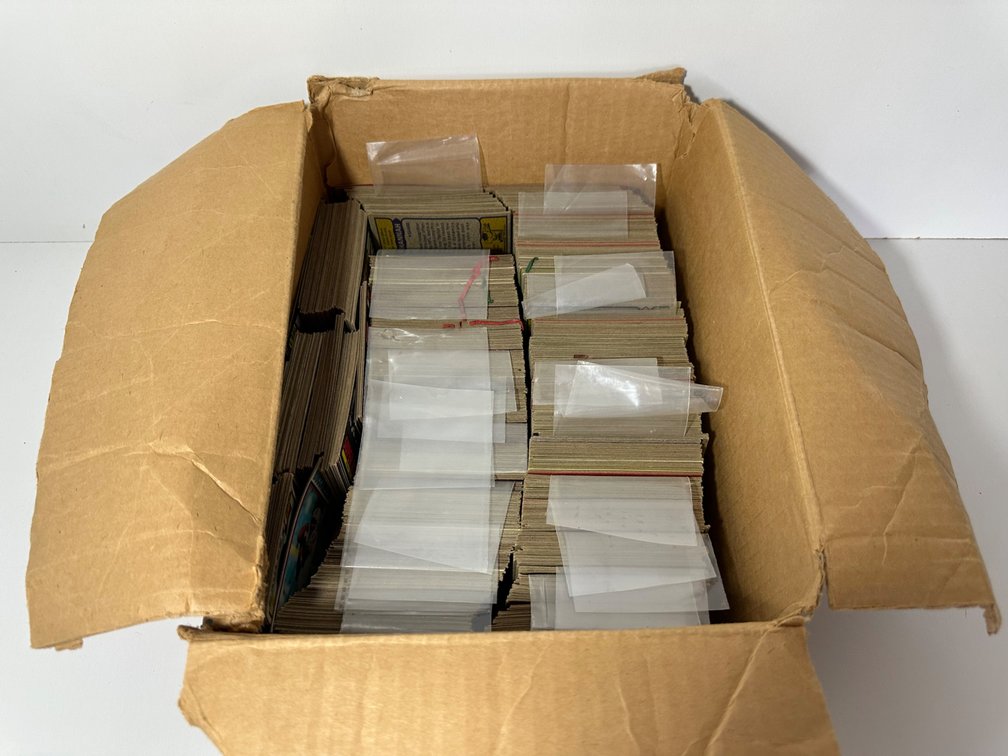 Large Mixed Lot of Vintage Football Cards – Collector’s Treasure Trove!