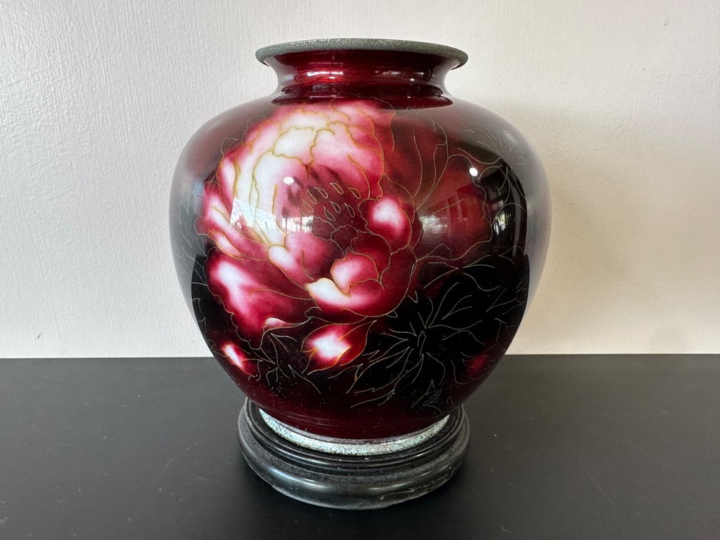 Striking Floral Vase – Rich Crimson with Peony Design