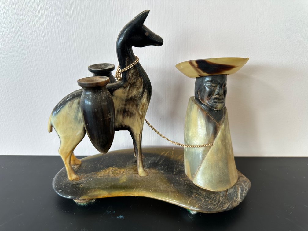 Hand-Carved Bull's Horn Figurine – Ecuadorian Folk Art – Llama and Figure Scene